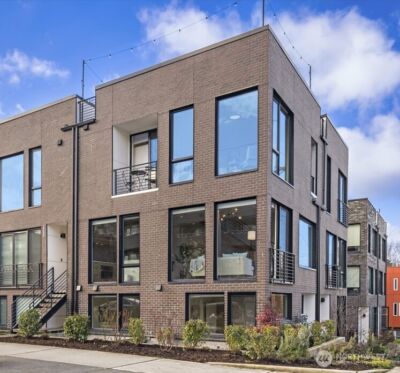 73 E Lynn St , Seattle, WA 98102-3429 - Photo 2