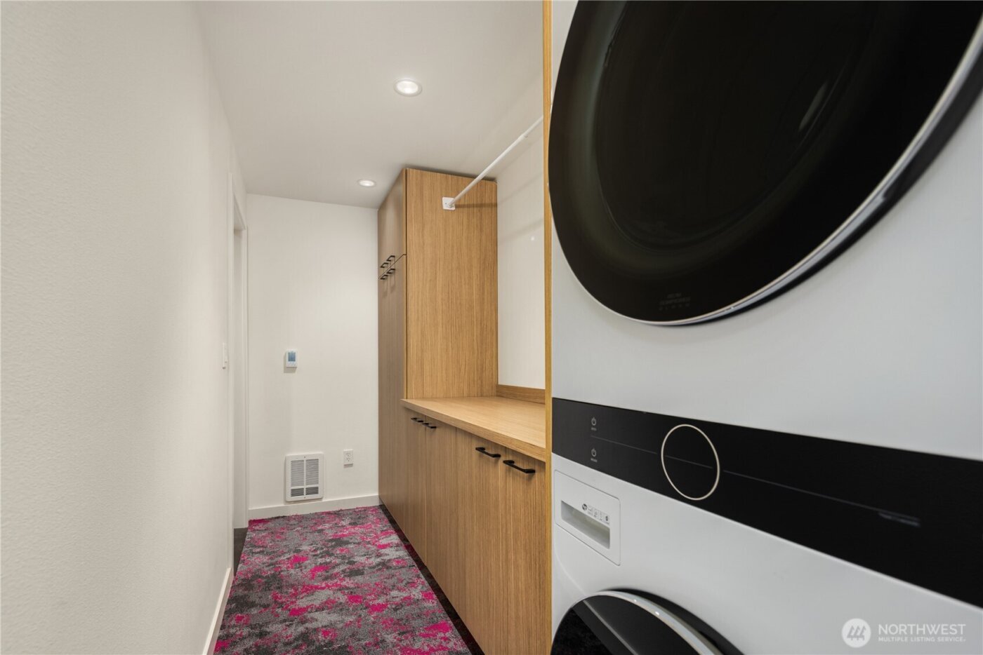 73 E Lynn St , Seattle, WA 98102-3429