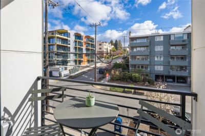 73 E Lynn St , Seattle, WA 98102-3429 - Photo 31