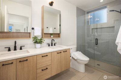 73 E Lynn St , Seattle, WA 98102-3429 - Photo 33