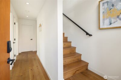 73 E Lynn St , Seattle, WA 98102-3429 - Photo 5