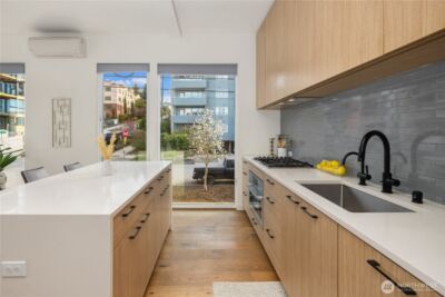 73 E Lynn St , Seattle, WA 98102-3429 - Photo 7