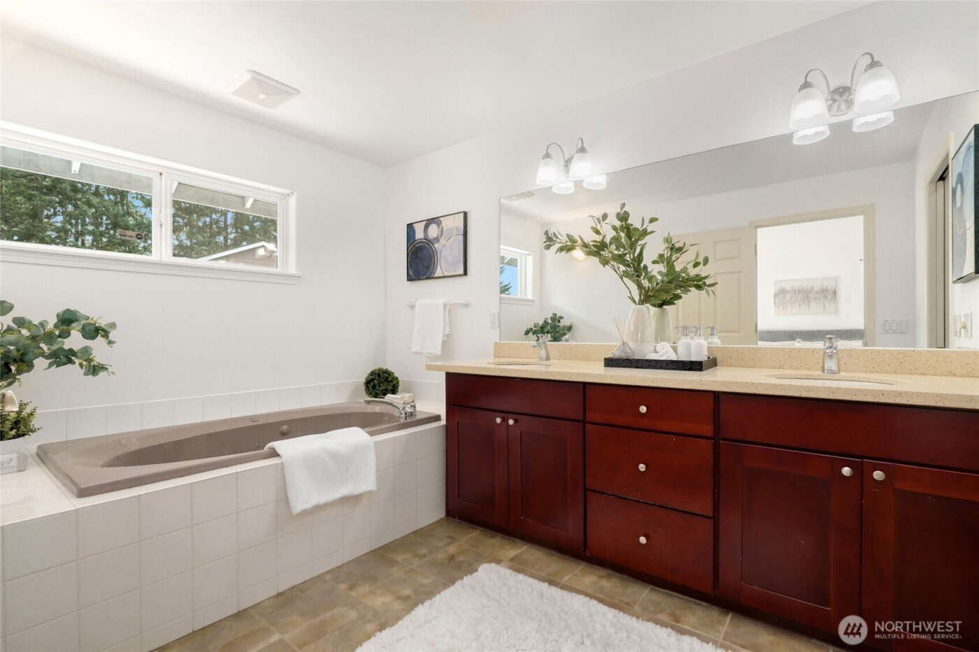 15920 NE 51st St , Redmond, WA 98052