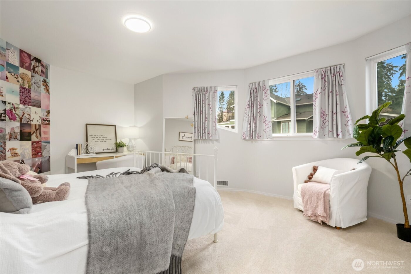 15920 NE 51st St , Redmond, WA 98052