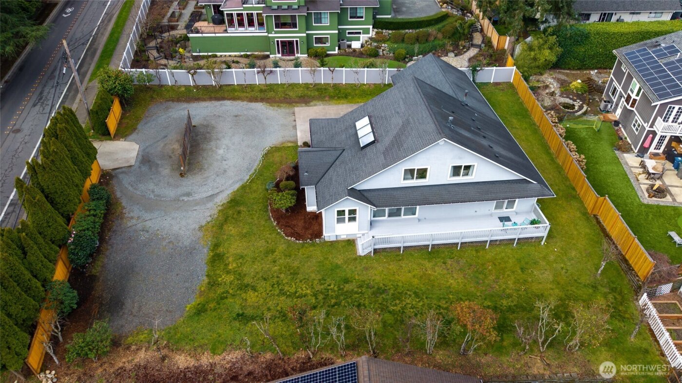 15920 NE 51st St , Redmond, WA 98052