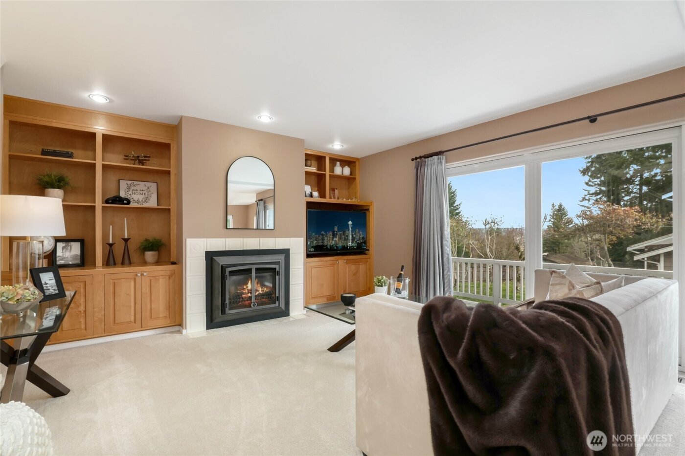 15920 NE 51st St , Redmond, WA 98052