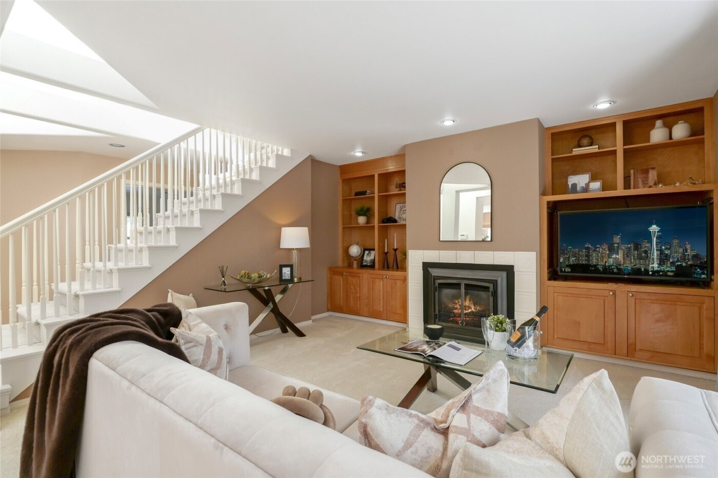 15920 NE 51st St , Redmond, WA 98052