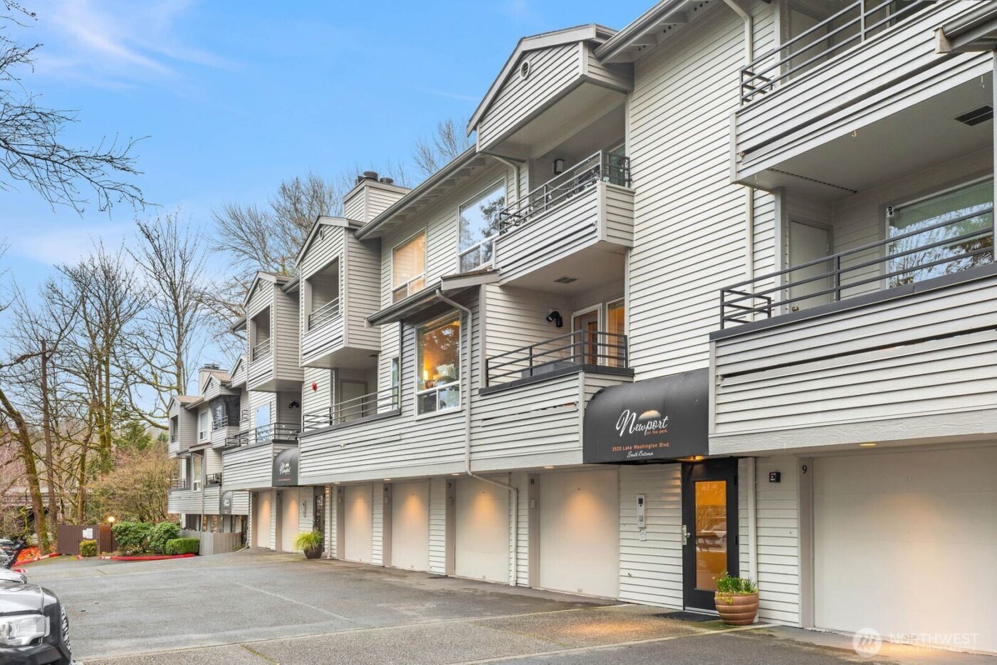 3520 Lake Washington Boulevard SE ##105, Bellevue, WA 98006