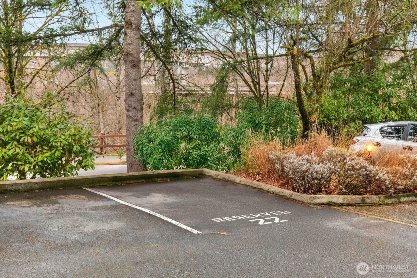 3520 Lake Washington Boulevard SE ##105, Bellevue, WA 98006