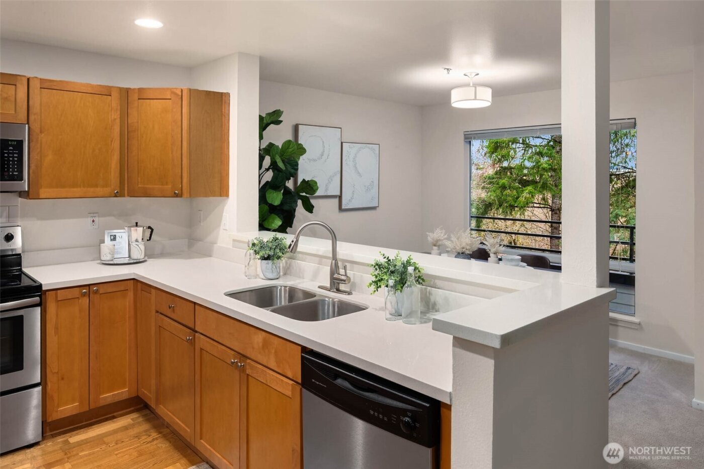 3520 Lake Washington Boulevard SE ##105, Bellevue, WA 98006