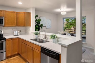 3520 Lake Washington Boulevard SE ##105, Bellevue, WA 98006 - Photo 10