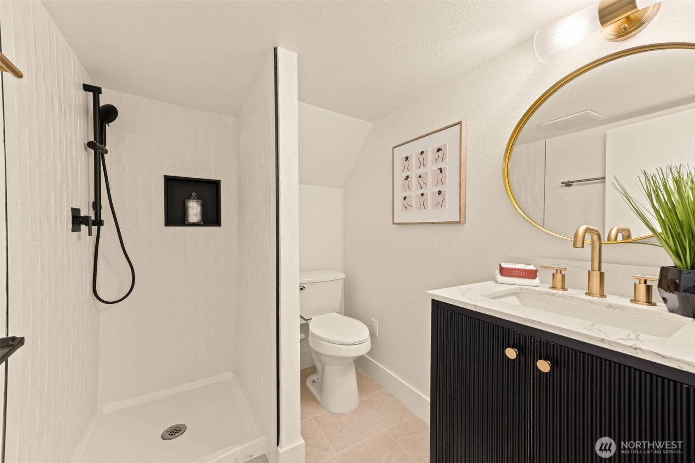 935 A NW 61st Street , Seattle, WA 98107