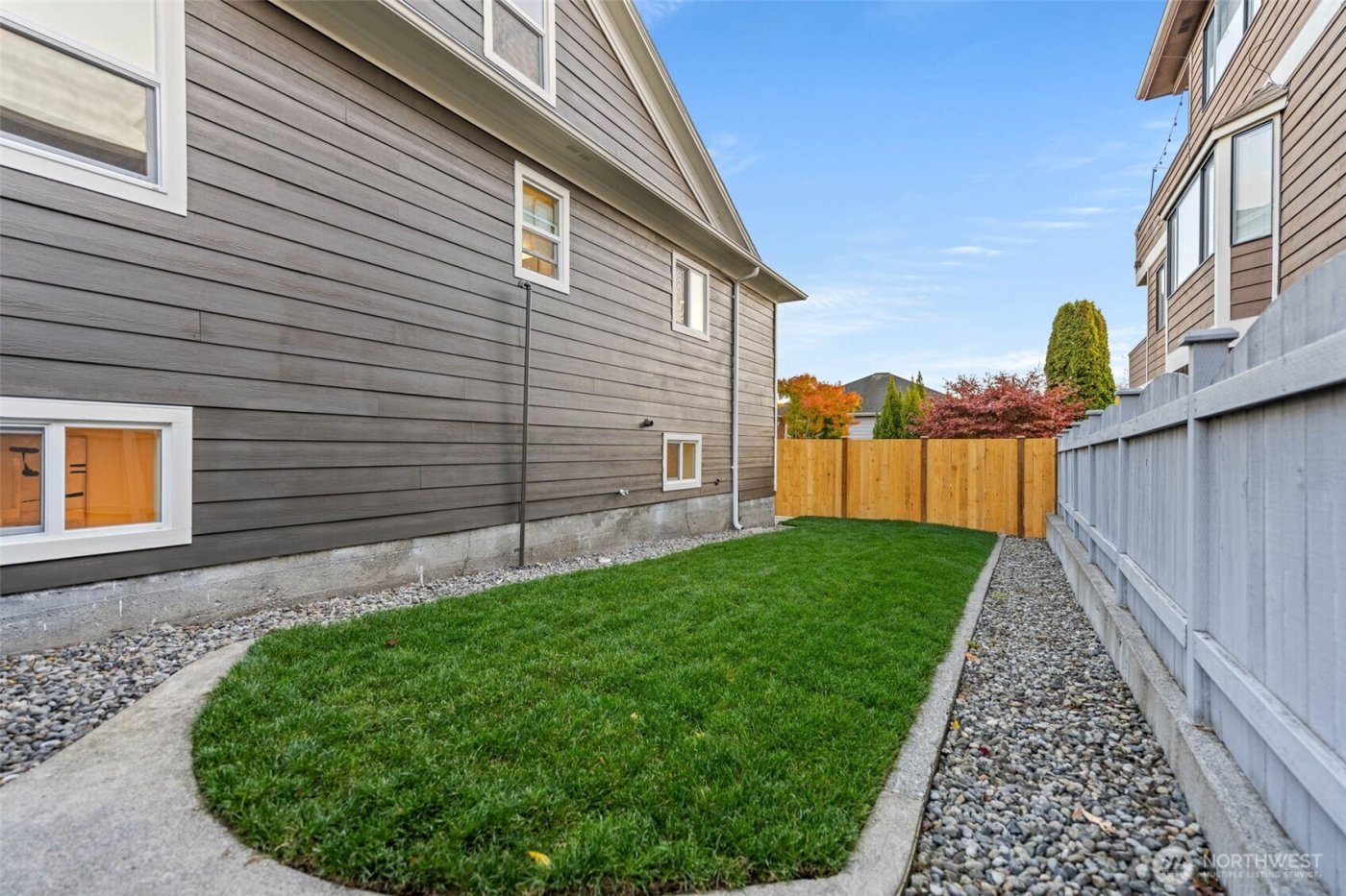 935 A NW 61st Street , Seattle, WA 98107