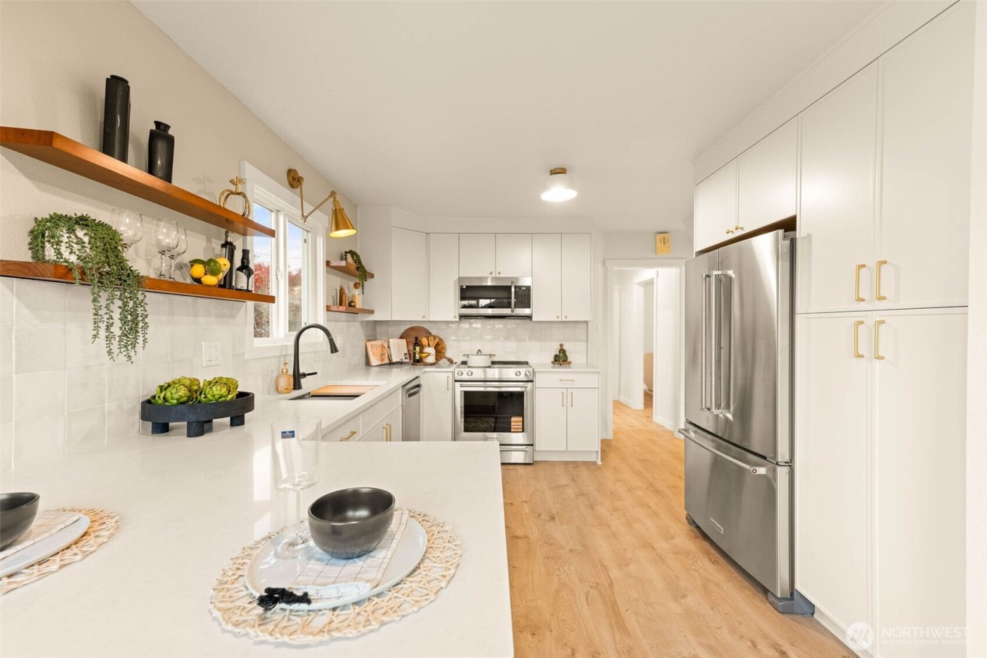 935 A NW 61st Street , Seattle, WA 98107