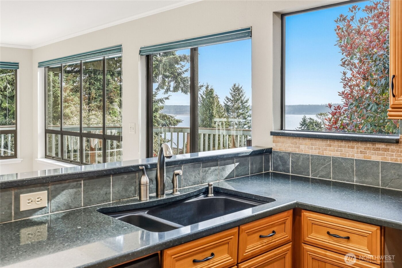 351 Windship Drive , Port Townsend, WA 98368