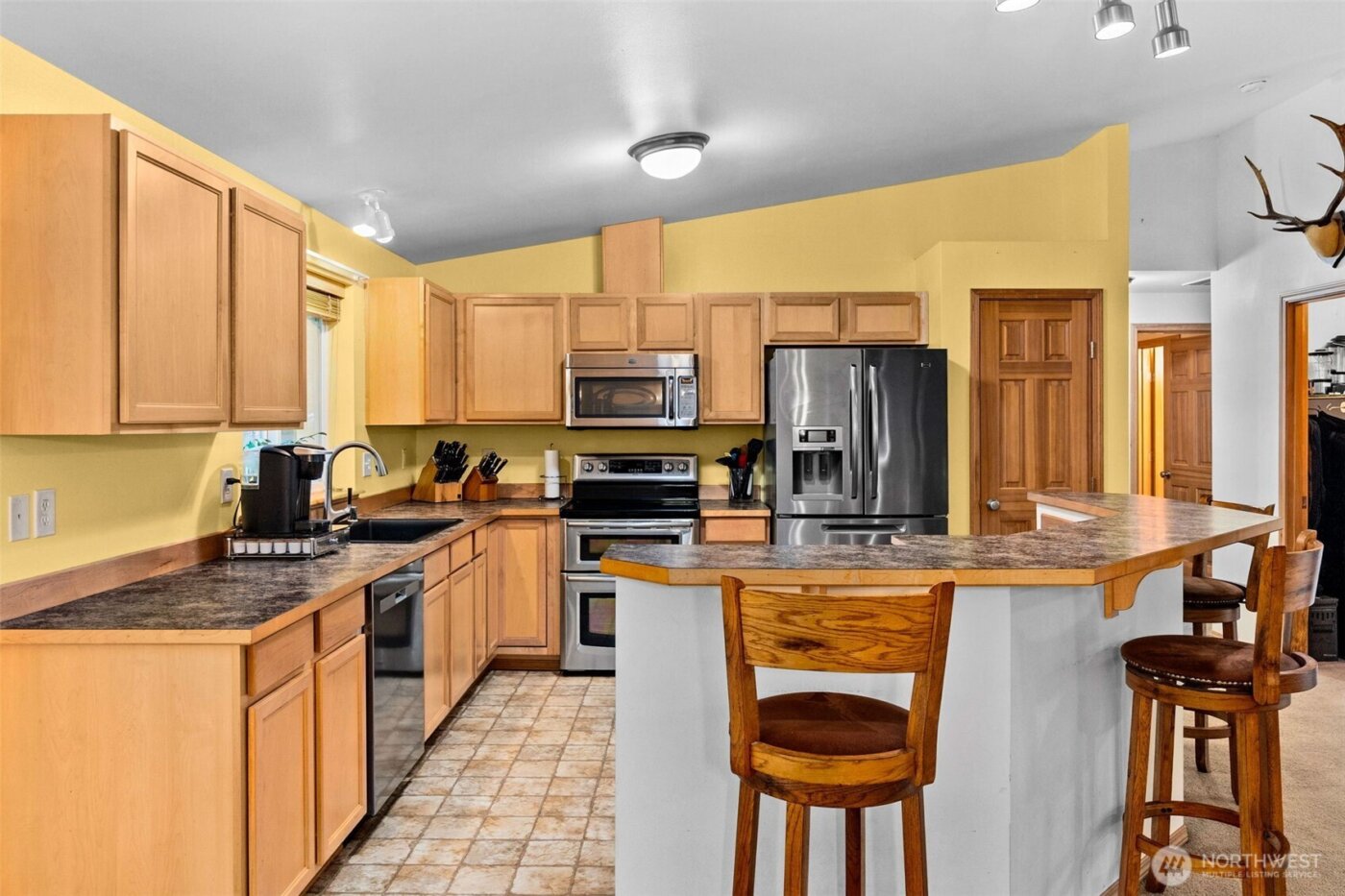 70 E Capital Peak Drive , Shelton, WA 98584