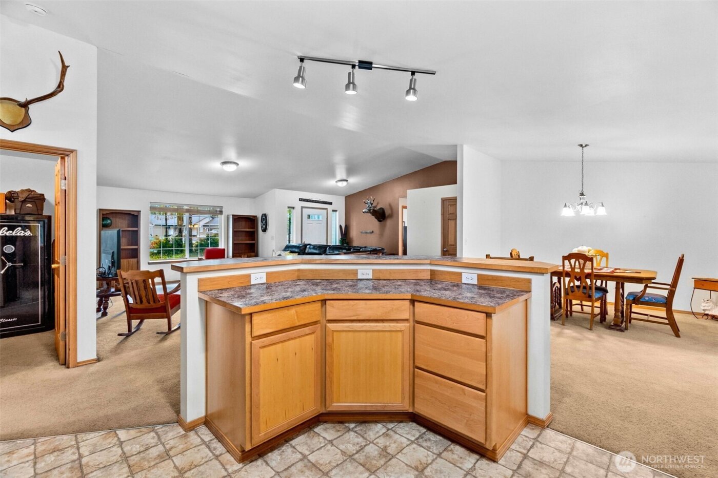 70 E Capital Peak Drive , Shelton, WA 98584