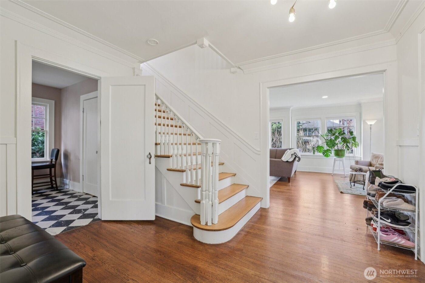 5230 16th Avenue NE, Seattle, WA 98105