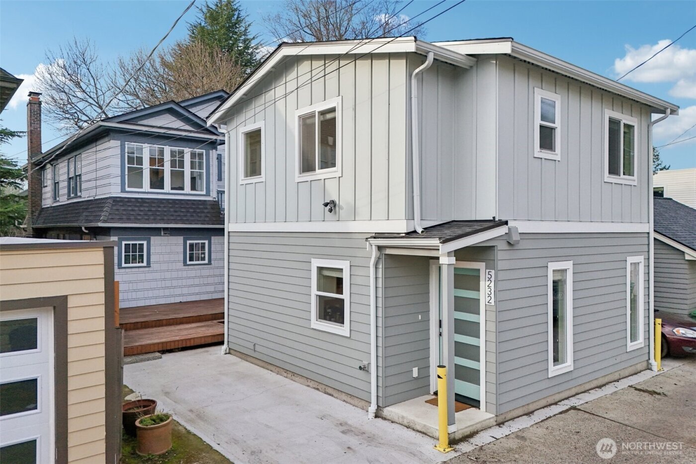 5230 16th Avenue NE, Seattle, WA 98105