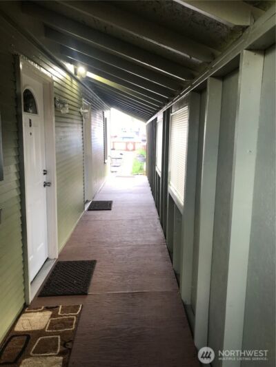 713 N Tower Avenue #A/B, Centralia, WA 98531 - Photo 2