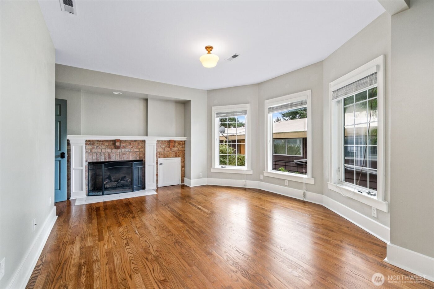 9510 9th Avenue NW, Seattle, WA 98117