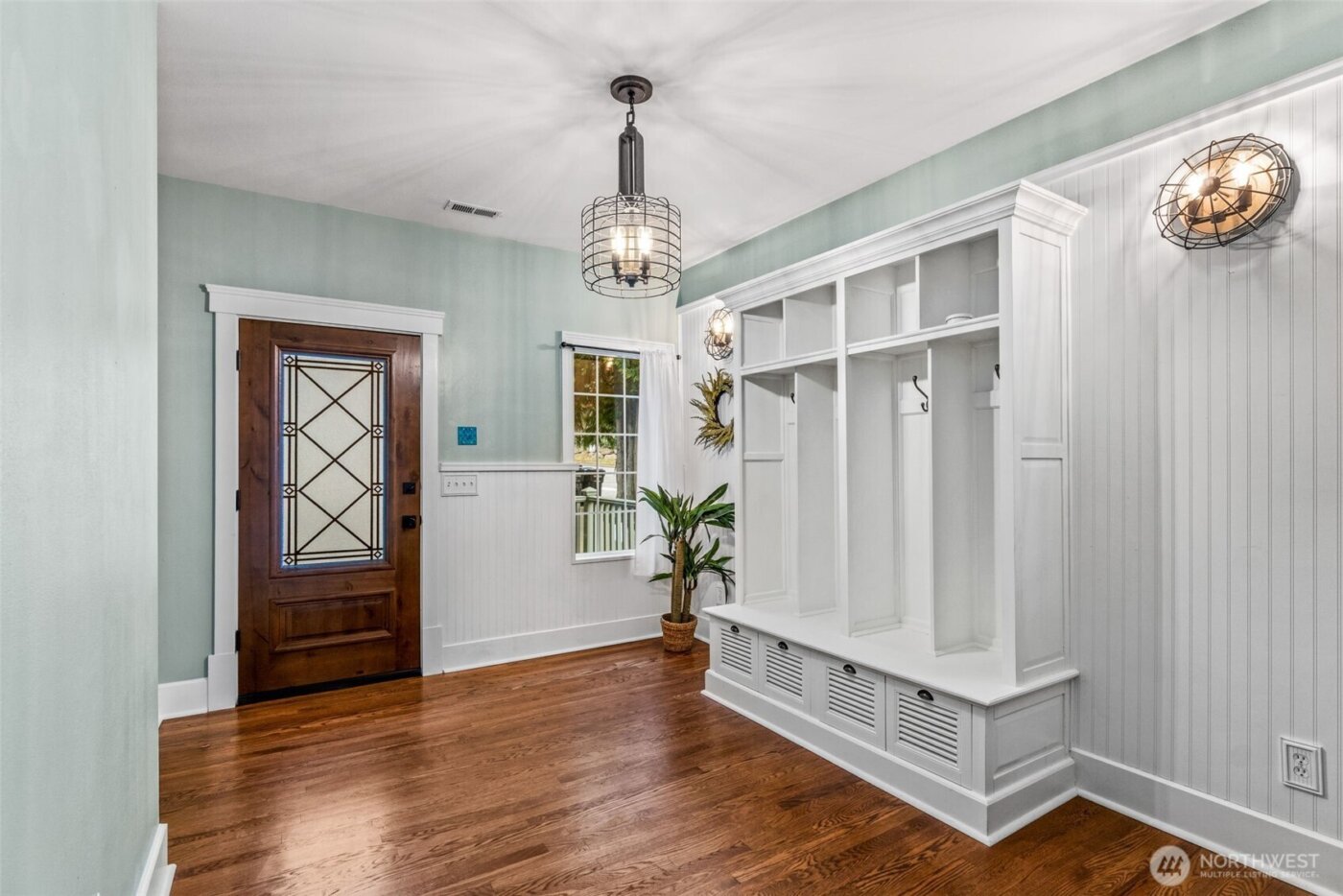 9510 9th Avenue NW, Seattle, WA 98117