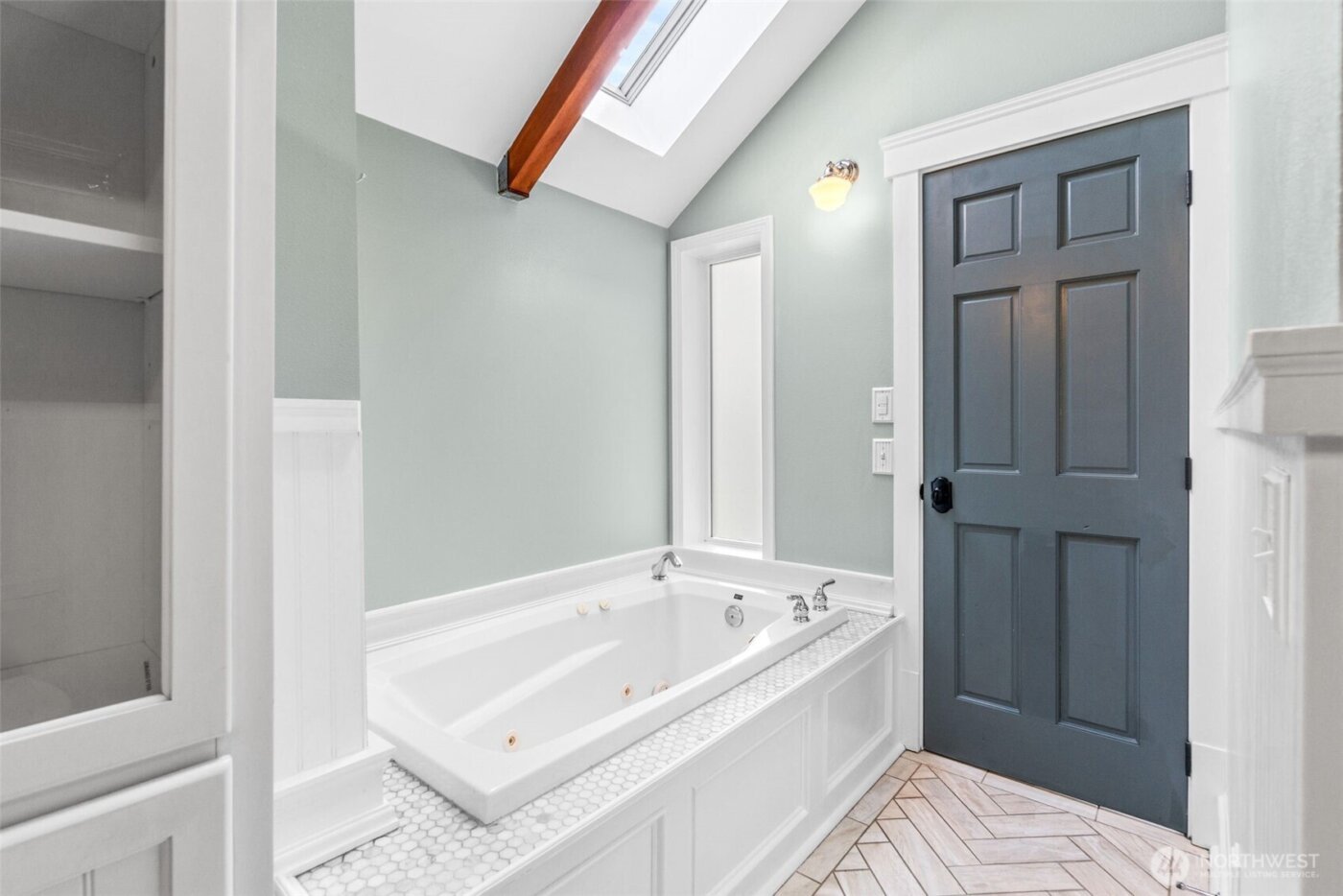 9510 9th Avenue NW, Seattle, WA 98117