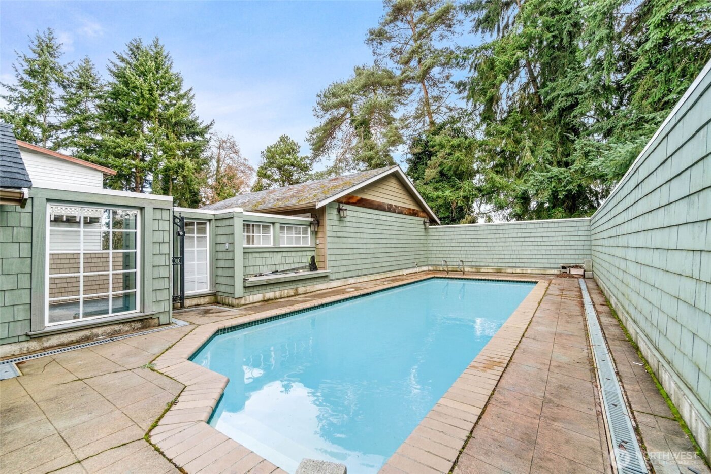 9510 9th Avenue NW, Seattle, WA 98117