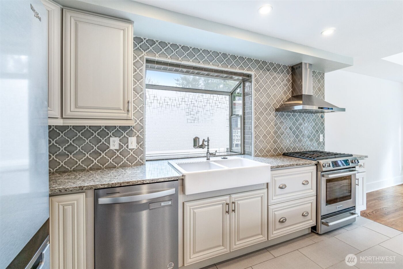 9510 9th Avenue NW, Seattle, WA 98117