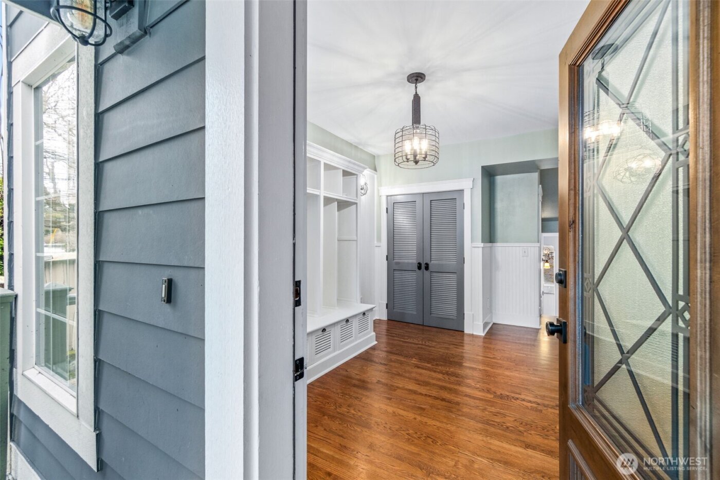 9510 9th Avenue NW, Seattle, WA 98117