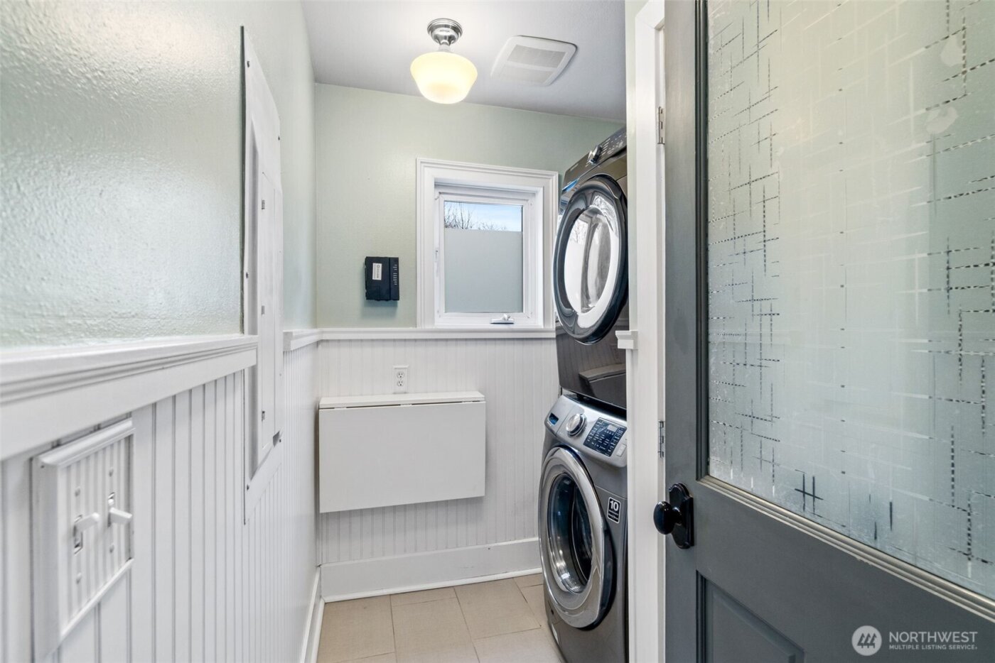 9510 9th Avenue NW, Seattle, WA 98117