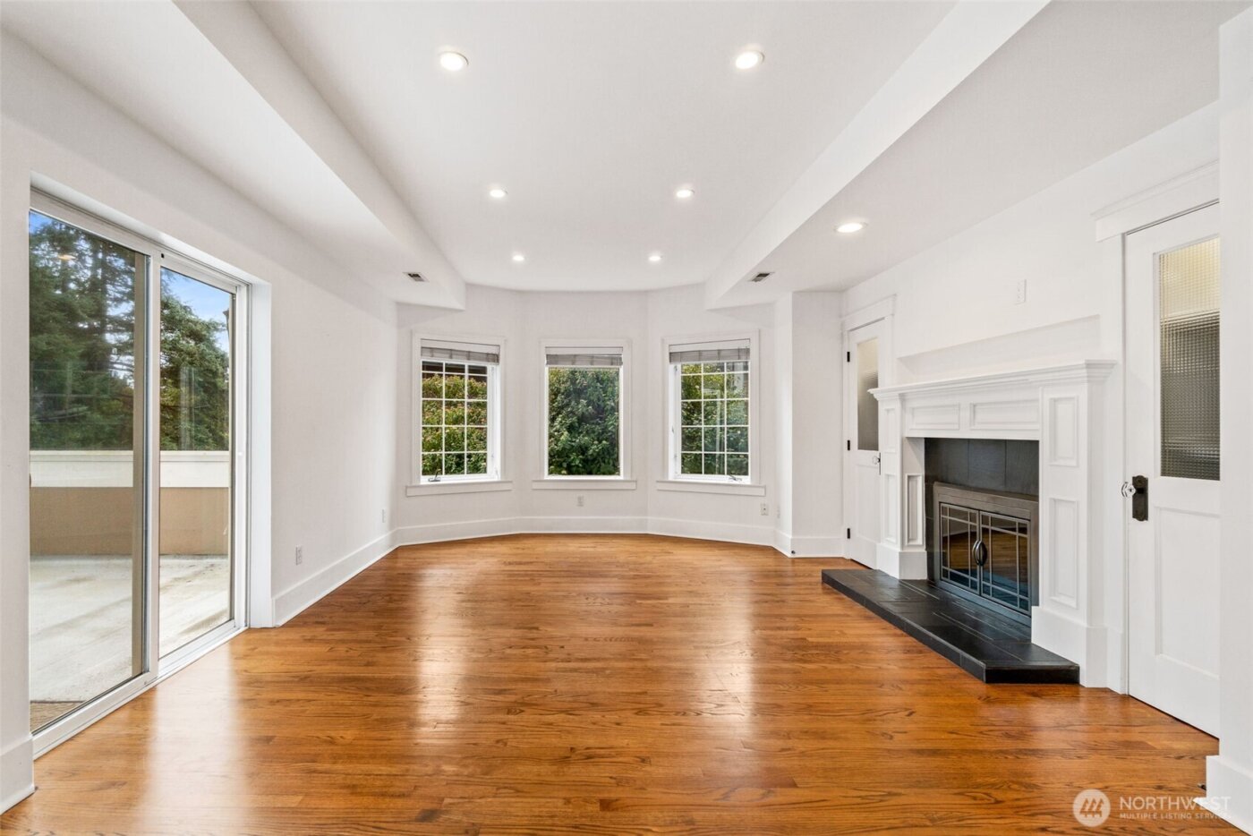 9510 9th Avenue NW, Seattle, WA 98117