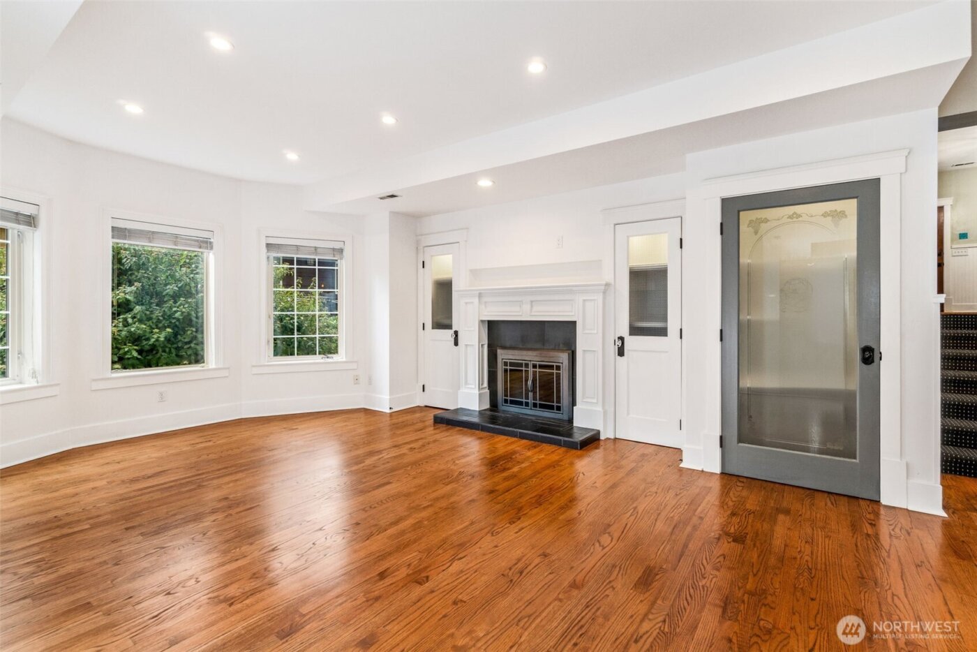 9510 9th Avenue NW, Seattle, WA 98117