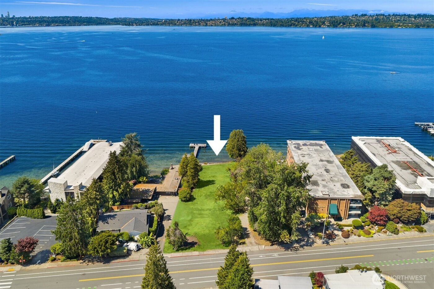 6211 Lake Washington Boulevard NE, Kirkland, WA 98033