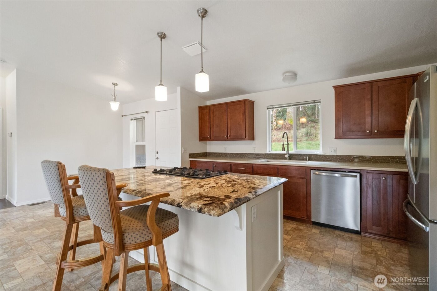 126 Burchett Rd , Onalaska, WA 98570-9402