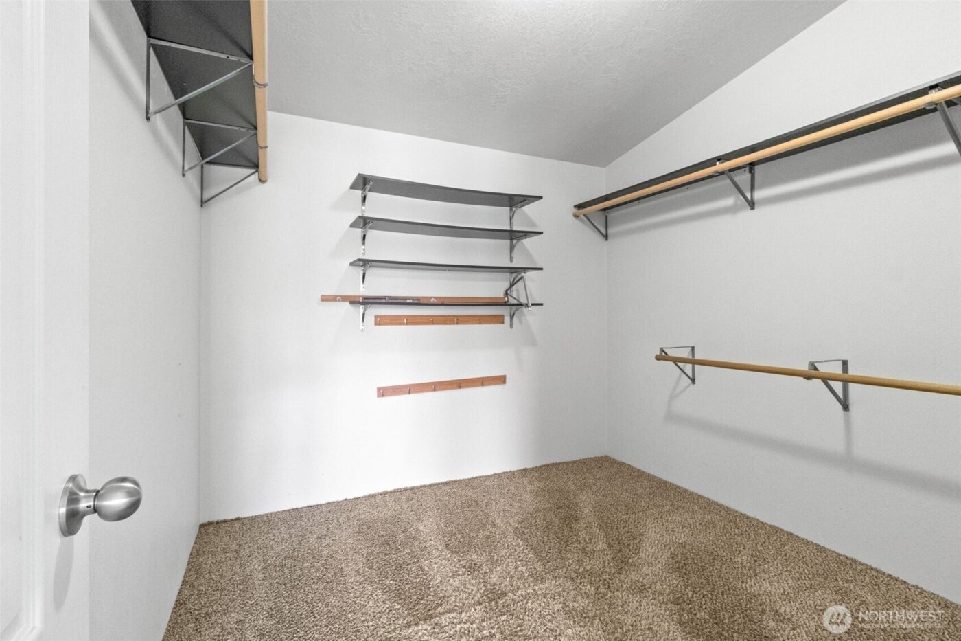 126 Burchett Rd , Onalaska, WA 98570-9402