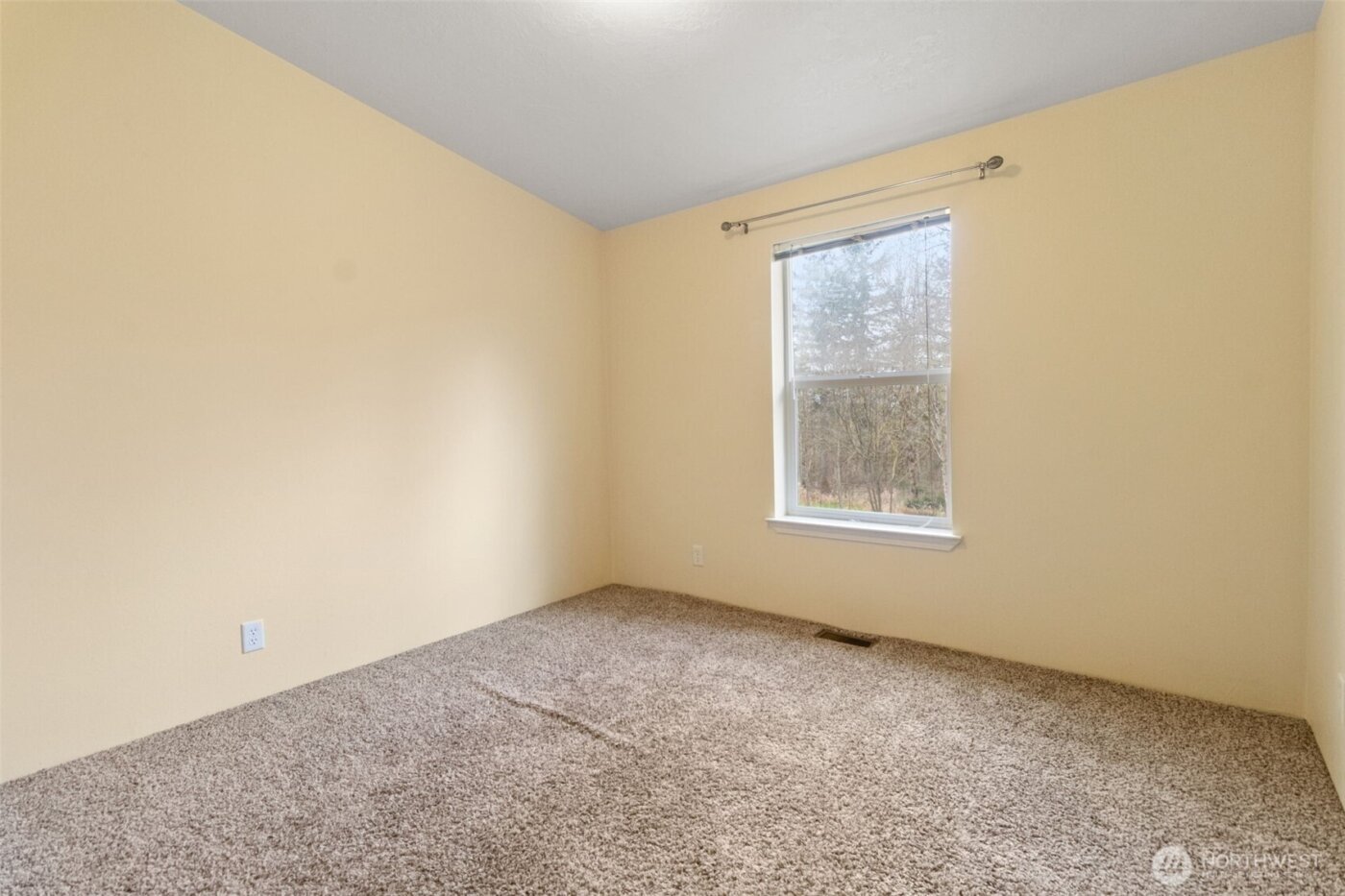 126 Burchett Rd , Onalaska, WA 98570-9402