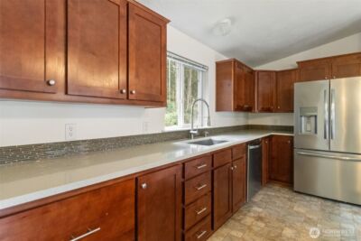 126 Burchett Rd , Onalaska, WA 98570-9402 - Photo 8