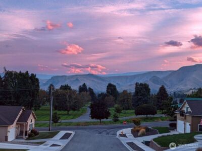 2007 Westhaven , Wenatchee, WA 98801 - Photo 3