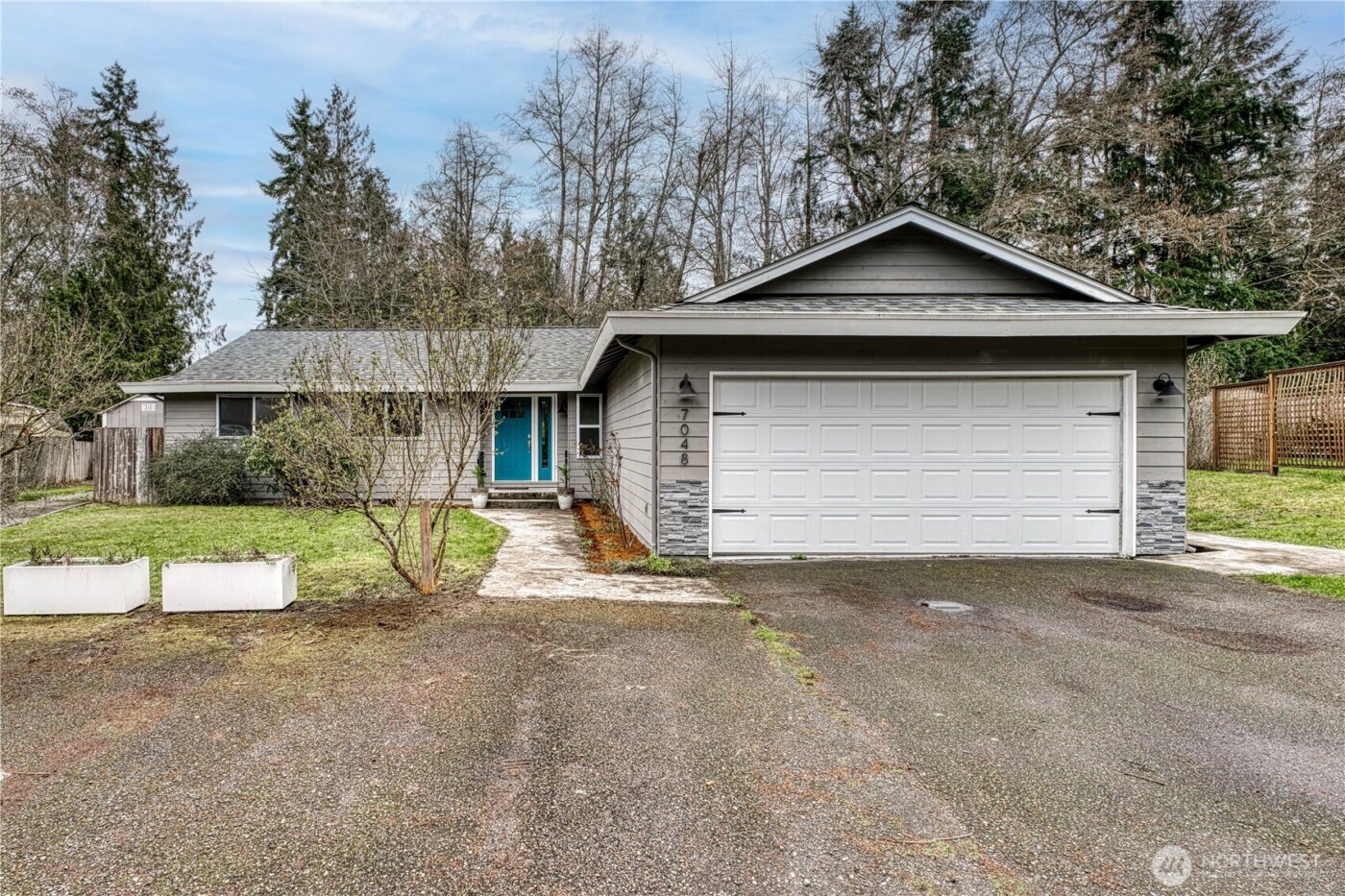 7048 NE Treemont Court , Bremerton, WA 98311
