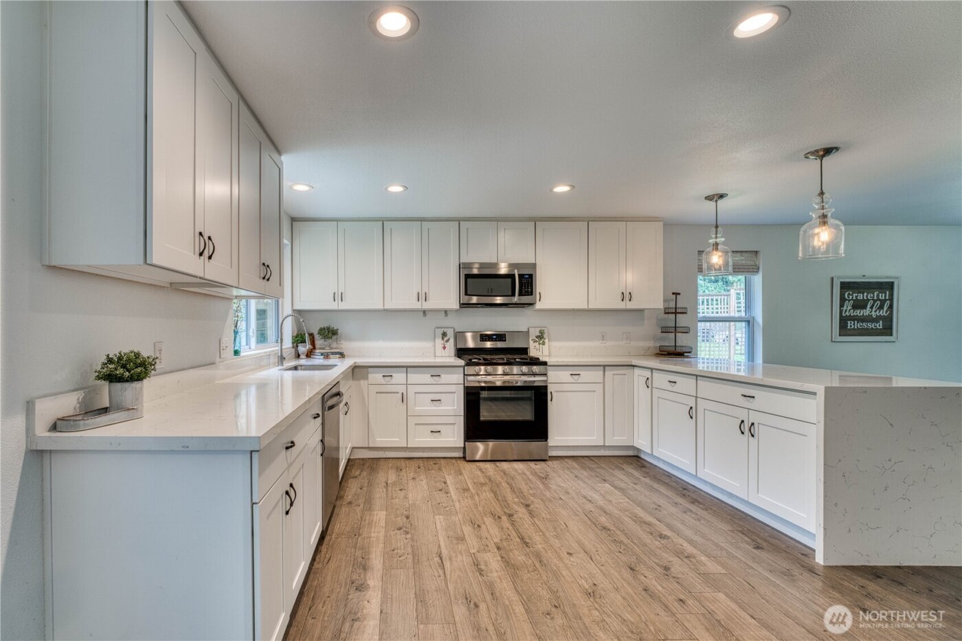 7048 NE Treemont Court , Bremerton, WA 98311