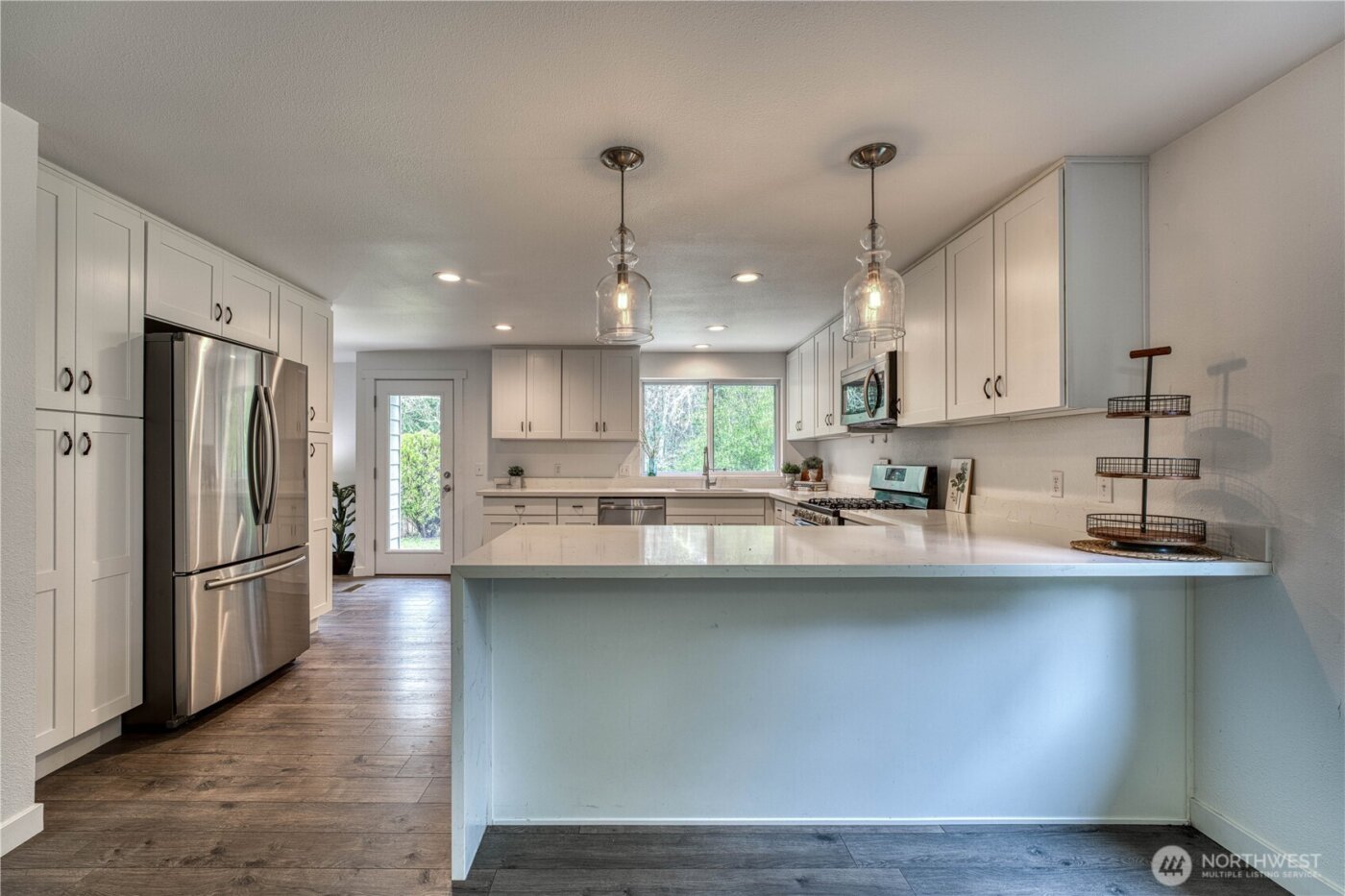 7048 NE Treemont Court , Bremerton, WA 98311