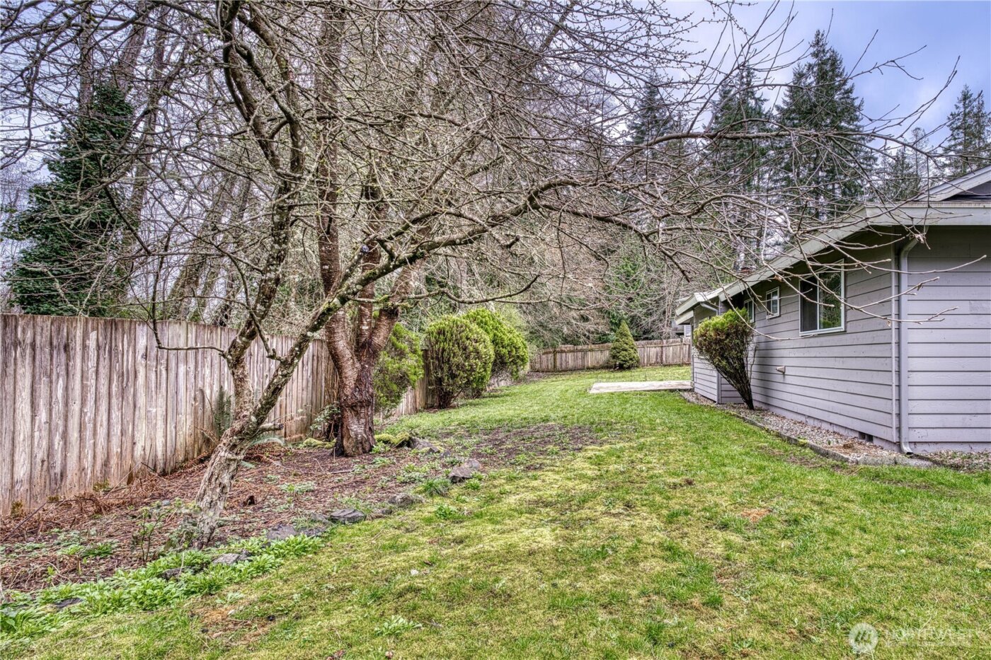7048 NE Treemont Court , Bremerton, WA 98311