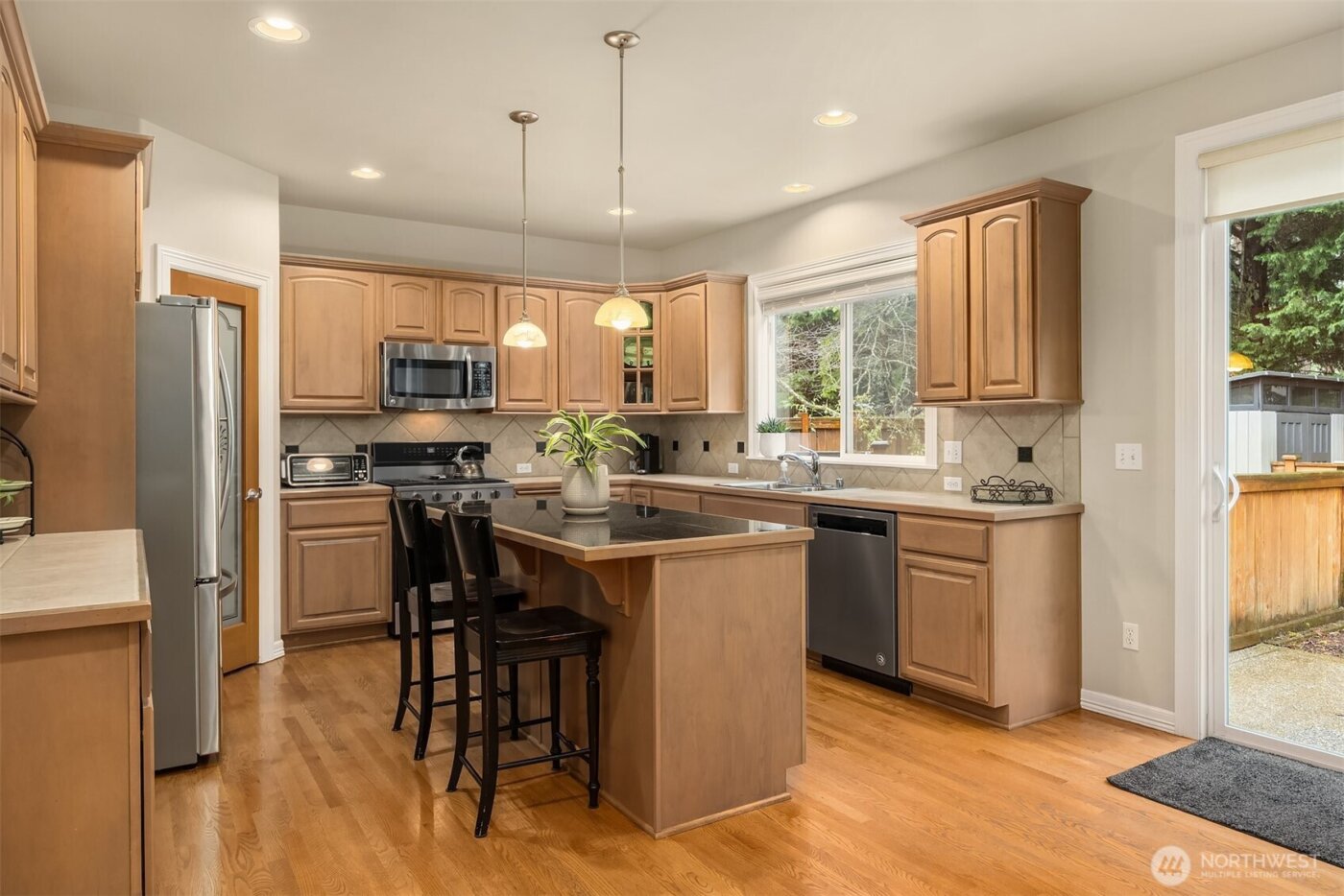 23703 SE 284th Street , Maple Valley, WA 98038