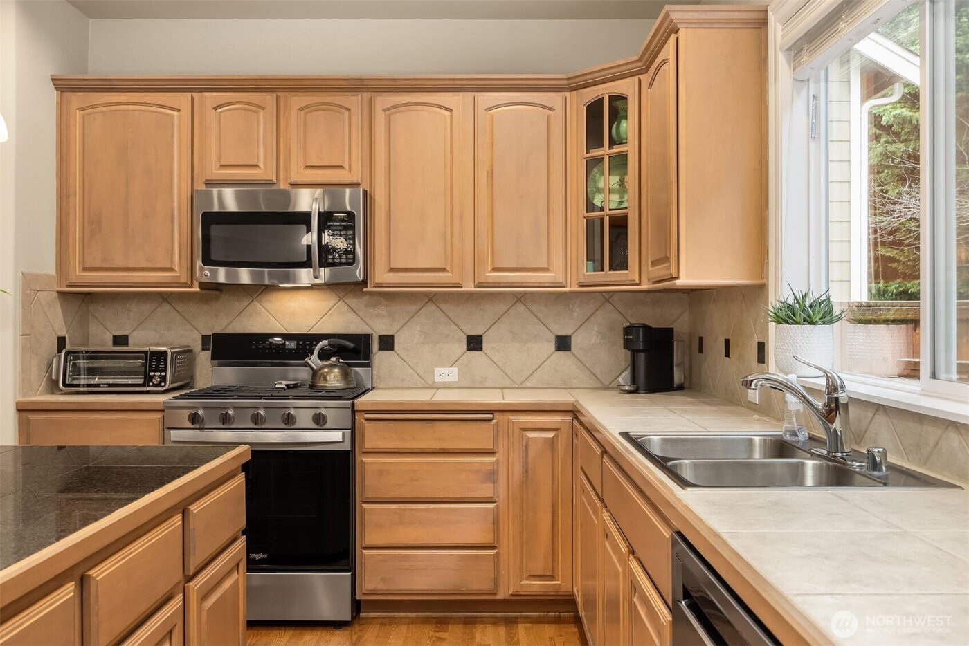 23703 SE 284th Street , Maple Valley, WA 98038