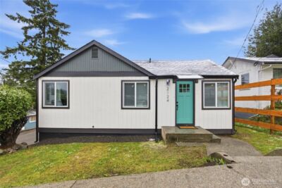 2124 15th Street , Bremerton, WA 98312