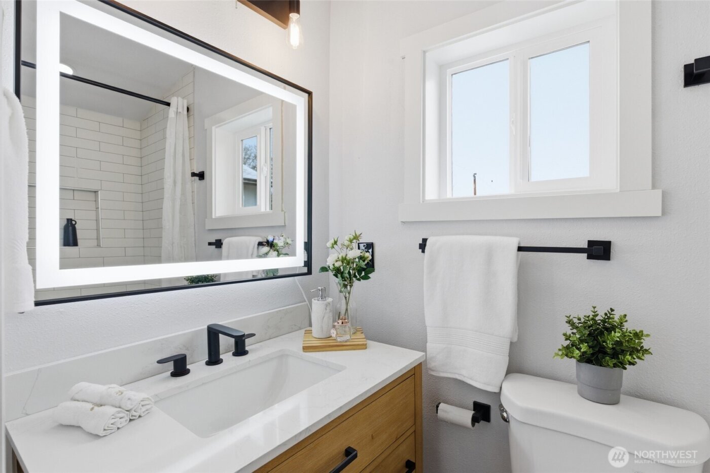 2124 15th Street , Bremerton, WA 98312