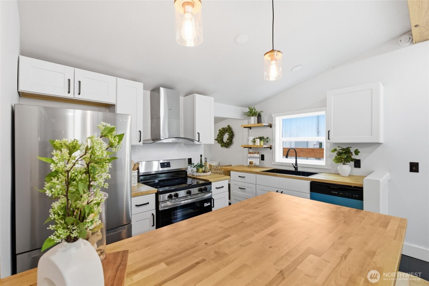 2124 15th Street , Bremerton, WA 98312