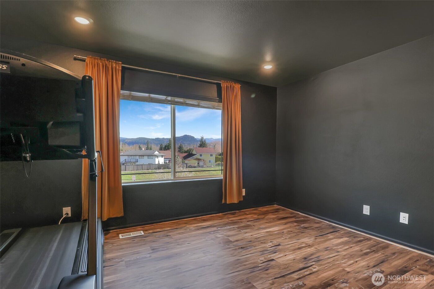 650 McKinley Street , Enumclaw, WA 98022