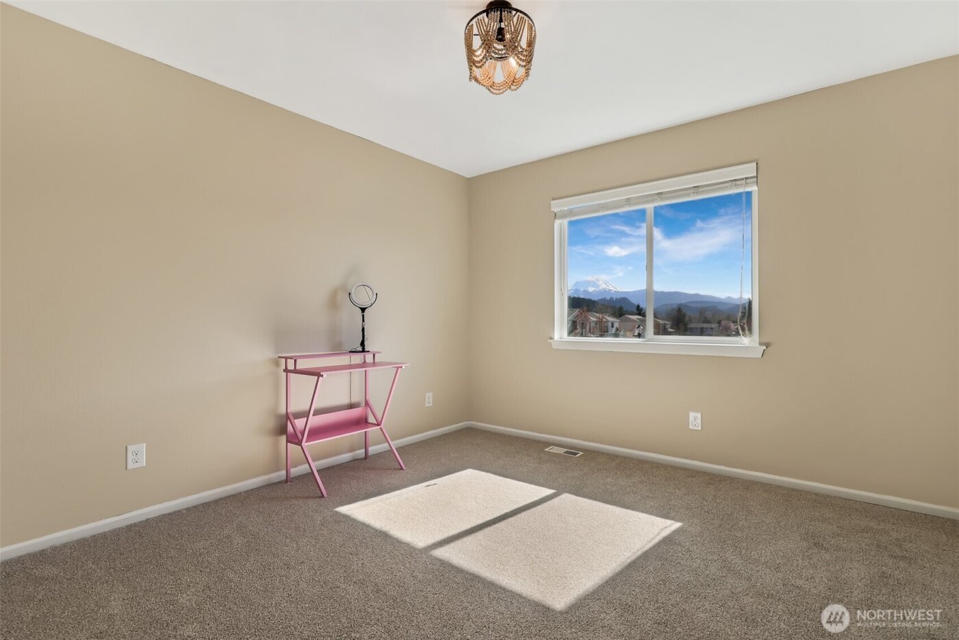 650 McKinley Street , Enumclaw, WA 98022